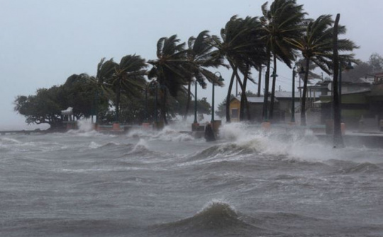 Tâm bão số 4 ngay trên vùng biển các tỉnh từ Hải Phòng đến Nghệ An