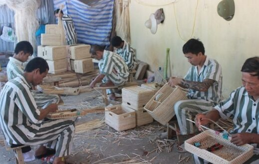 Người đang chấp hành hình phạt tù có được kết hôn?