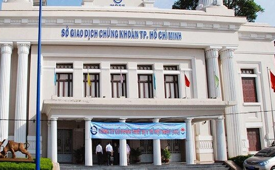 Bất chấp thị trường chao đảo, HOSE lãi mạnh nửa đầu năm 2018