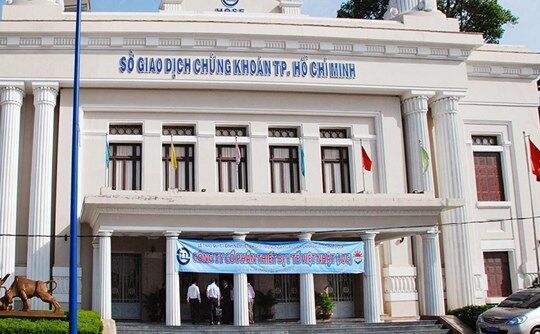 Bất chấp thị trường chao đảo, HOSE lãi mạnh nửa đầu năm 2018