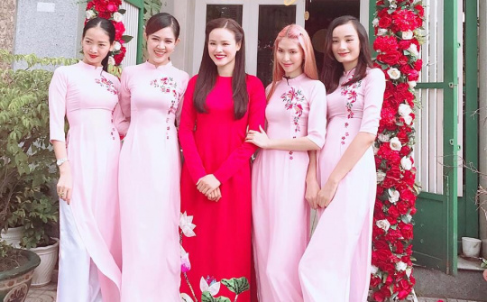 Dàn mỹ nữ xinh đẹp trong lễ ăn hỏi Á quân Next Top model Tuyết Lan