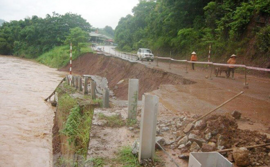 10 người tử vong vì mưa lũ sau bão số 4