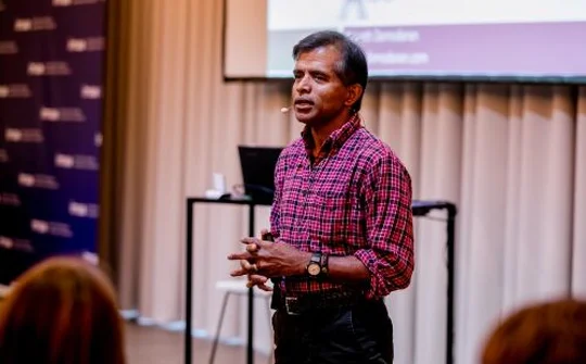Giáo sư nổi tiếng Aswath Damodaran sắp đến Việt Nam