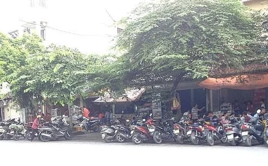 Phường Hà Cầu: Mặt phố còn... nhếch nhác