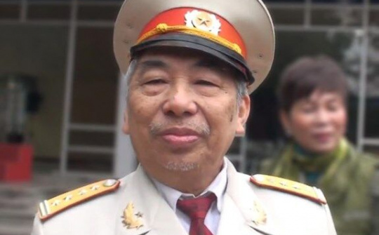 Mạo nhận đại tá, giáo sư, lôi kéo thành lập tổ chức trái phép