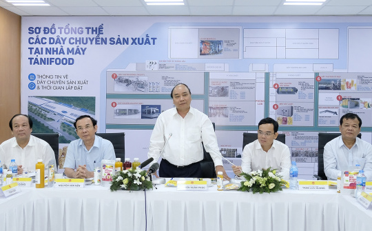 PM visits high-tech agricultural models in Tay Ninh