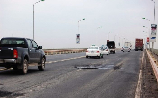 Đề xuất 3 phương án 'cứu' mặt cầu Thăng Long