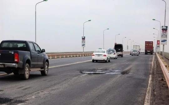 Đề xuất 3 phương án 'cứu' mặt cầu Thăng Long