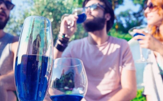 'Mãn nhãn' với loại rượu vang xanh của đại dương đến từ Tây Ban Nha
