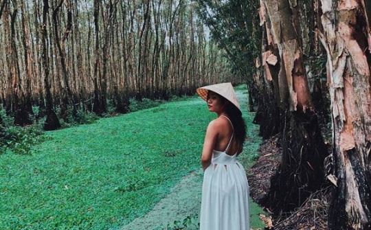 Châu Đốc mùa nước nổi 'níu chân' du khách