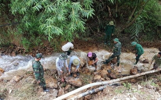 Giúp dân ổn định cuộc sống sau mưa lũ