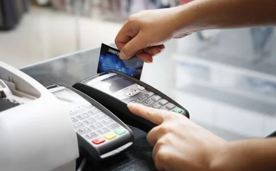 Báo động nguy cơ mất tiền, rò rỉ thông tin cá nhân từ máy POS, mPOS giao dịch lậu