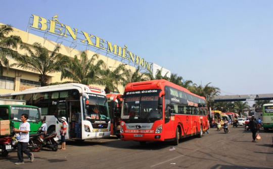 Dịp nghỉ lễ Quốc khánh: Vé xe tăng 40%, vé tàu giảm 20%