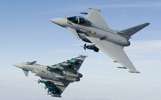 Tiêm kích Anh tiếp tục chặn máy bay Nga trên biển Đen