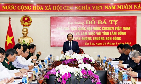 NA Vice Chairman inspects construction of Truong Son Dong road