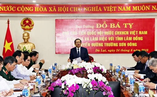 NA Vice Chairman inspects construction of Truong Son Dong road