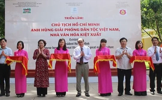 Exhibition on President Ho Chi Minh opens in Nghe An province