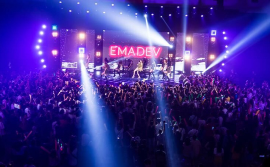 Hà Hồ rơi nước mắt trong sự kiện quy tụ hơn 3.000 fan