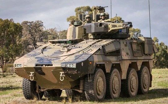 Australia chọn tên lửa chống tăng Israel cho xe bọc thép mới