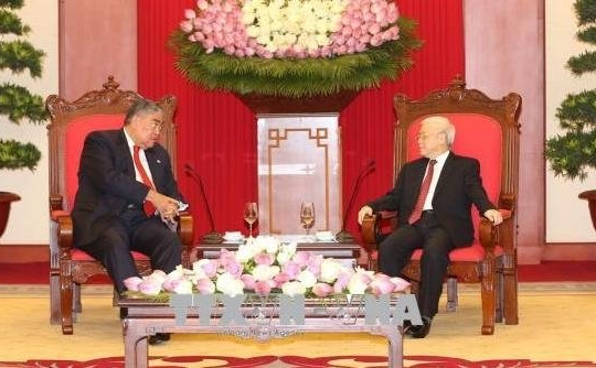 Party chief greets Dominica’s MIU General Secretary