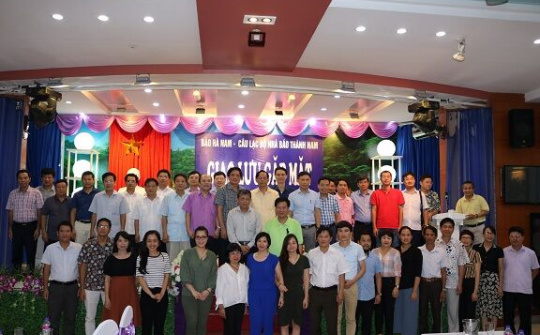 CLB Nhà báo Thành Nam giao lưu với Báo Hà Nam