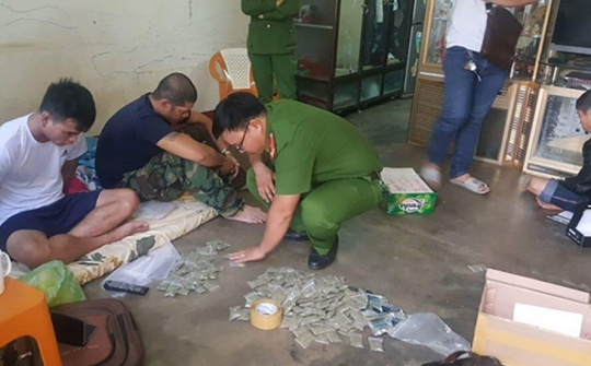 Các ổ nhóm tội phạm liên quan đến ma túy liên tiếp bị sa lưới