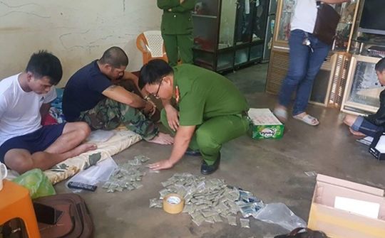 Các ổ nhóm tội phạm liên quan đến ma túy liên tiếp bị sa lưới