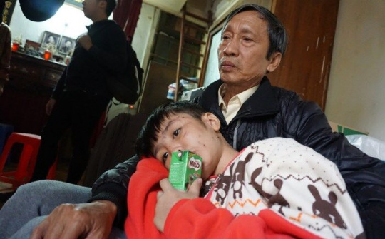 Hà Nội: Sắp xét xử vụ bé trai 10 tuổi bị bố và mẹ kế bạo hành