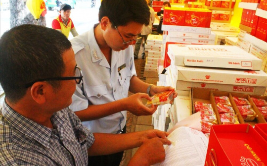 TP HCM: Tiến hành kiểm tra đột xuất các cơ sở kinh doanh bánh trung thu