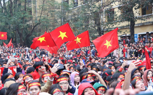 Cả nước 'tiếp lửa' Olympic Việt Nam trong trận bán kết chiều nay