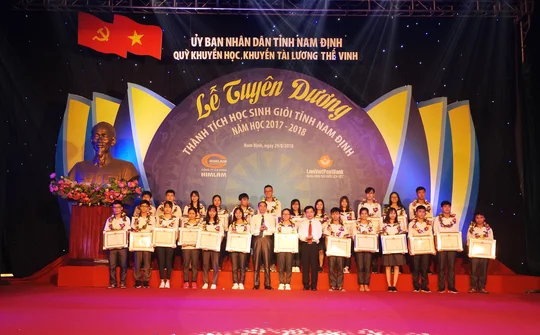 Nam Định: Lễ tuyên dương thành tích học sinh giỏi năm học 2017 – 2018