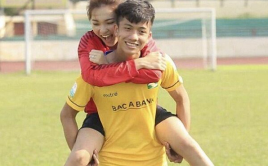 Bạn gái xinh đẹp của dàn cầu thủ U23 Việt Nam