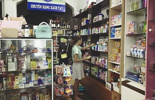 Đẩy mạnh kiểm tra thị trường buôn bán các mặt hàng 'gắn mác' hàng xách tay