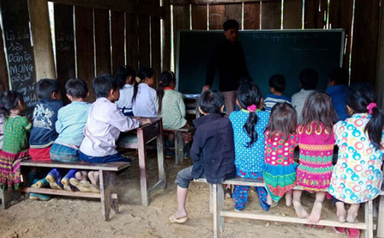 Pờ Chừ Lủng - vùng đất bị lãng quên: Người gieo chữ kiên cường