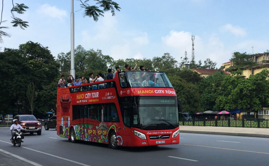 Xe buýt 2 tầng bắt đầu khai thác tour ngắm Hà Nội về đêm