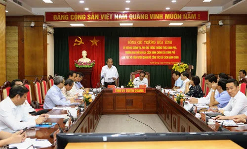 Phó Thủ tướng Thường trực Trương Hòa Bình làm việc với lãnh đạo tỉnh Tuyên Quang về công tác CCHC tỉnh