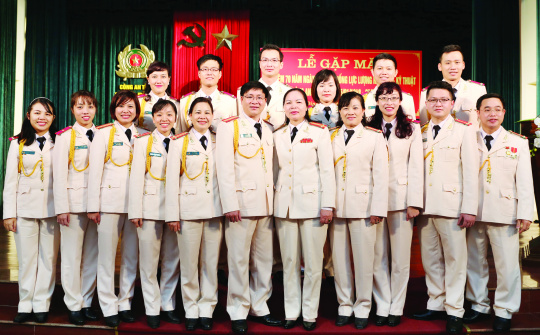 Thầm lặng sau mỗi chiến công