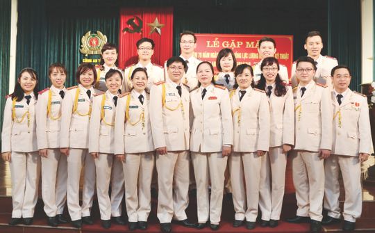 Thầm lặng sau mỗi chiến công