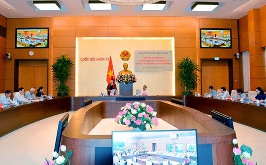 Đoàn kiểm tra của Bộ Chính trị làm việc với Đảng đoàn Quốc hội