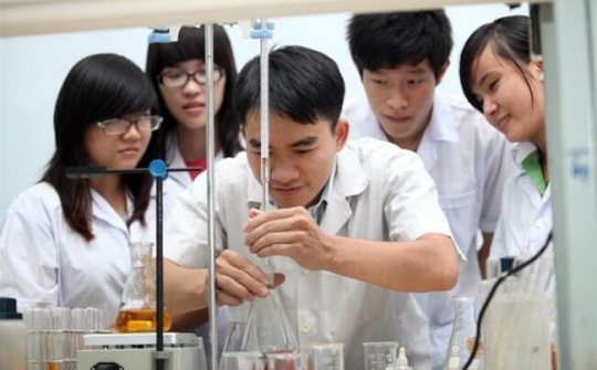 Nhà khoa học với công bố quốc tế