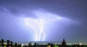 Bé gái bị sét đánh tử vong khi đi chăn trâu