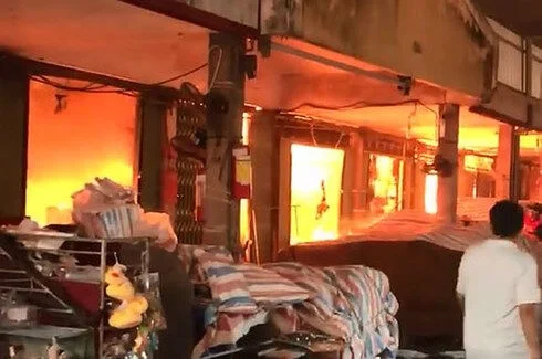 Hà Nội : Khởi tố vụ cháy chợ sóc sơn