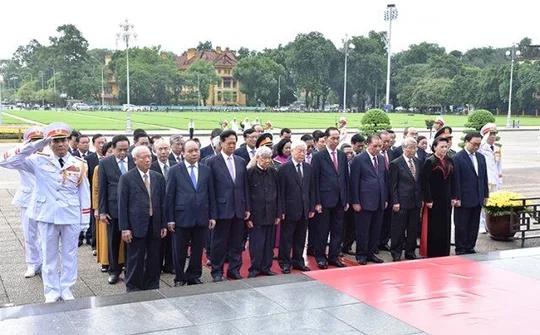 Lãnh đạo Đảng, Nhà nước vào Lăng viếng Chủ tịch Hồ Chí Minh