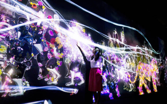 Choáng ngợp trước thế giới ảo diệu trong bảo tàng kỹ thuật số tại Nhật