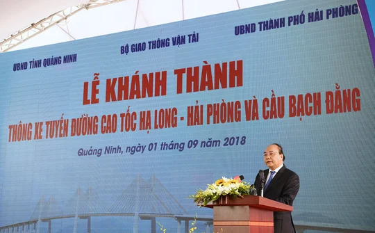 Thủ tướng cắt băng khánh thành cao tốc Hạ Long–Hải Phòng và cầu Bạch Đằng