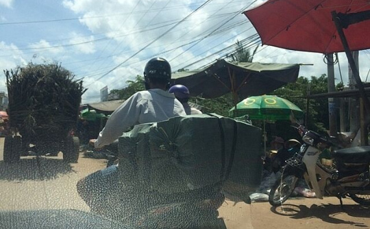 Nhiều thủ đoạn mới để tuồn hàng lậu qua biên giới Tây Nam