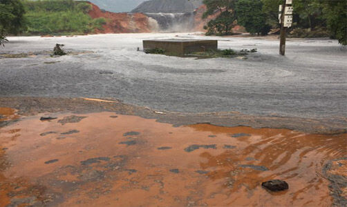 Yêu cầu nhà máy DAP2 tạm dừng hoạt động sau vụ vỡ đập hồ chứa bùn thải