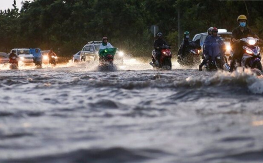 Lũ lên nhanh, Sài Gòn có nguy cơ ngập lụt