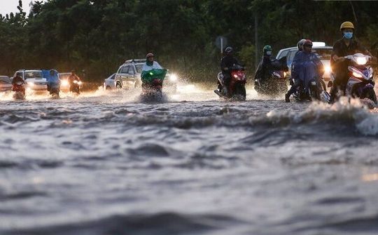 Lũ lên nhanh, Sài Gòn có nguy cơ ngập lụt
