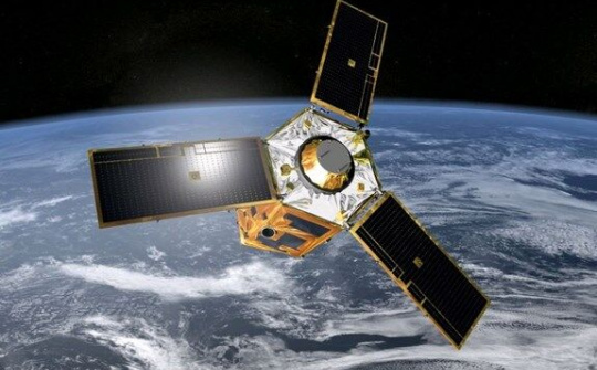 Pháp sẽ chi hơn 4 tỷ USD vào vệ tinh quân sự